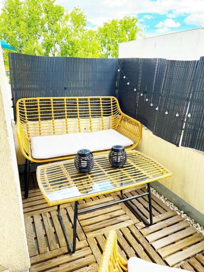 Charme Et Douceur By Uta House Apartment